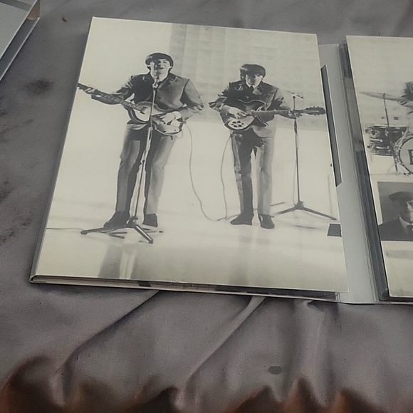 The Beatles collectible series a days hard night DVD from 2002 - Picture 3 of 9